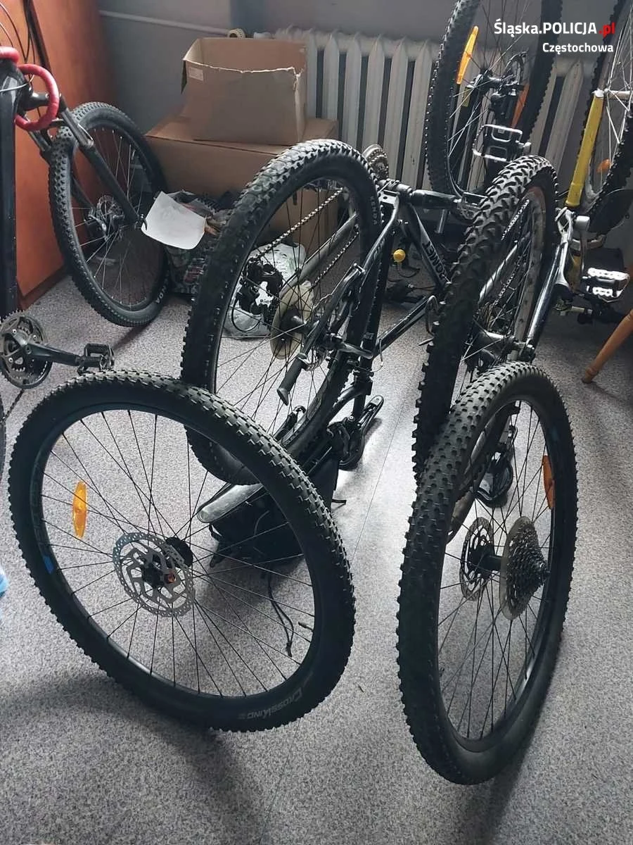 Policjanci z Częstochowy zatrzymali złodzieja rowerów. Mężczyzna kradł je żeby zdobyć części, bo chciał złożyć własny superrower.