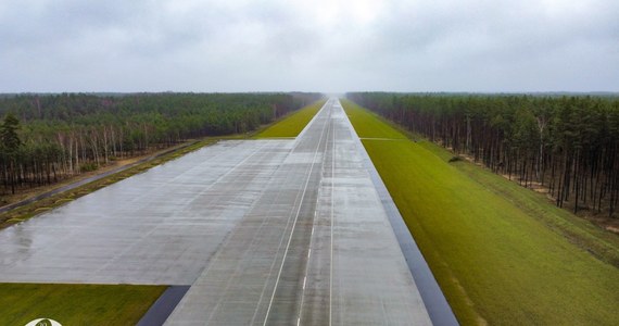 W poniedziałek 18 września na dwa tygodnie zamknięty zostanie fragment drogi wojewódzkiej nr 604 między Wielbarkiem, a Nidzicą. Znajduje się tam Drogowy Odcinek Lotniskowy, na którym przeprowadzane będą ćwiczenia startów i lądowań samolotów wojskowych.