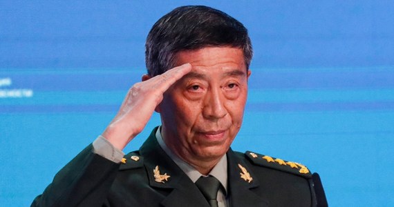 Coraz więcej spekulacji na temat losu ministra obrony Chin. Li Shangfu ostatni raz widziany był ponad dwa tygodnie temu. Ambasador USA w Japonii sugeruje, że generał może przebywać w "areszcie domowym", a sytuację w gabinecie Xi Jinpinga porównuje do historii ukazanej w powieści Agathy Christie. 