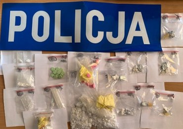 ​Nerwowe zachowanie wzbudziło podejrzliwość policjantów. 20-latek miał przy sobie narkotyki