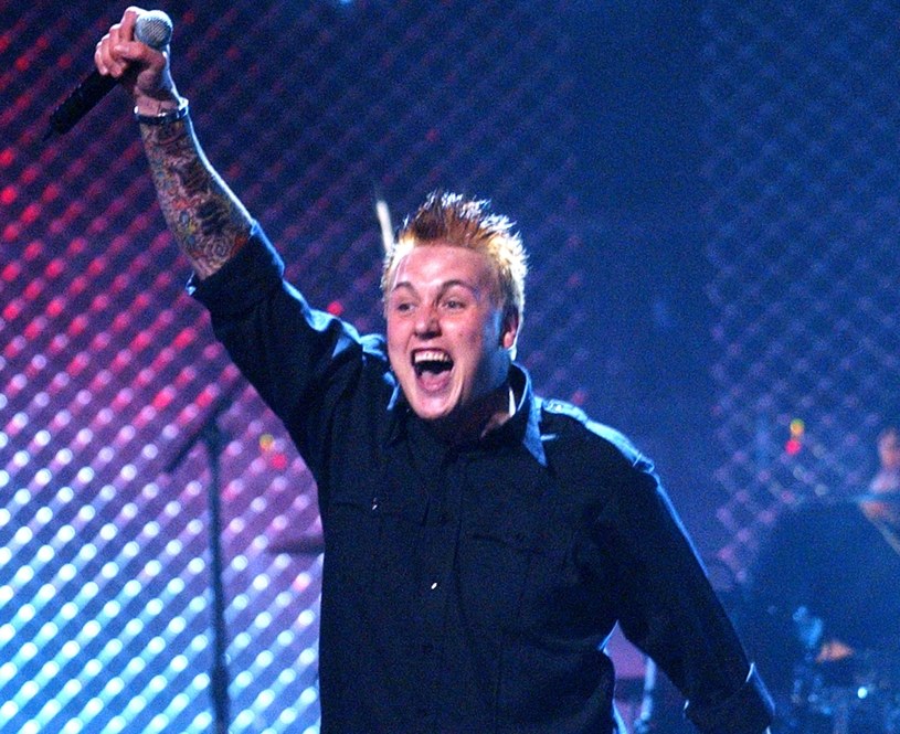 Wersja grupy Papa Roach utworu "Sweet Emotion" (wykonywanego w oryginale przez Aerosmith) znalazła się w zestawieniu najgorszych coverów wszech czasów. "Robiliśmy co najlepsze, ale zdecydowanie nie było to wystarczająco dobre" - przyznaje po latach Jacoby Shaddix, wokalista Papa Roach.