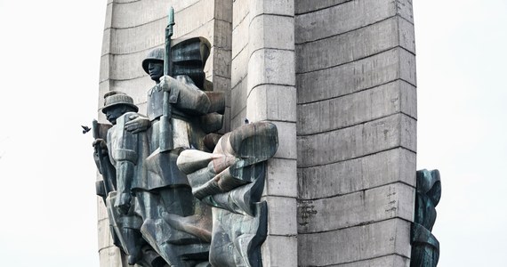 Do czasu wyborów parlamentarnych, które odbędą się 15 października, nie będzie rozmów pomiędzy władzami Rzeszowa a zakonem bernardynów. Chodzi o Pomnik Czynu Rewolucyjnego - jeden z symboli stolicy Podkarpacia. 