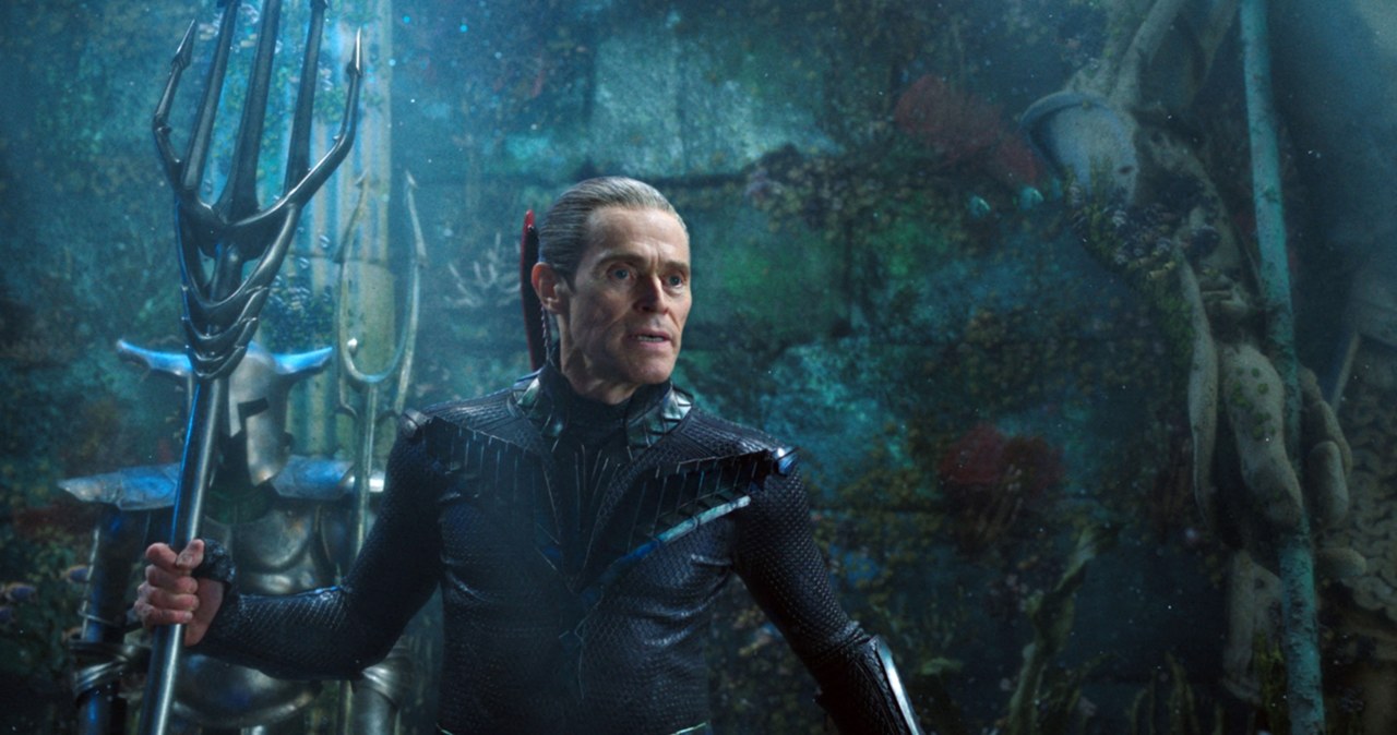 Willem Dafoe w "Aquamanie" z 2018 roku wcielił się w postać Nuidis Vulko. Aktor nie pojawił się jednak w teaserze i zwiastunie nadchodzącego sequela. Fani zaczęli spekulować, czy w ogóle zagra w filmie. Reżyser James Wann zabrał głos i uciął plotki.