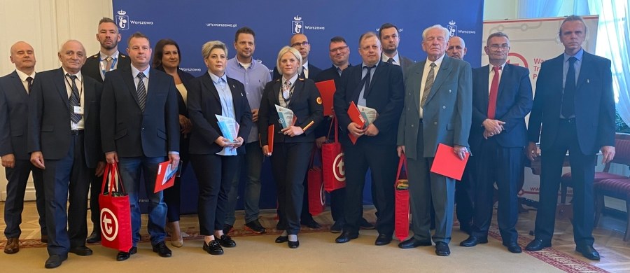 Pan Łukasz, kierowca autobusu, uratował ofiarę napadu. Pani Ania, dyżurna w metrze, zapobiegła targnięciu się na życie 14-latki. Pan Mariusz, motorniczy tramwaju, reanimował nieprzytomnego pasażera i uratował mu życie. Dziś 12 pracowników Warszawskiego Transportu Publicznego odebrało nagrody w kategorii Bohater WTP, przyznawane co roku za uratowanie życia lub zdrowia pasażerów. 