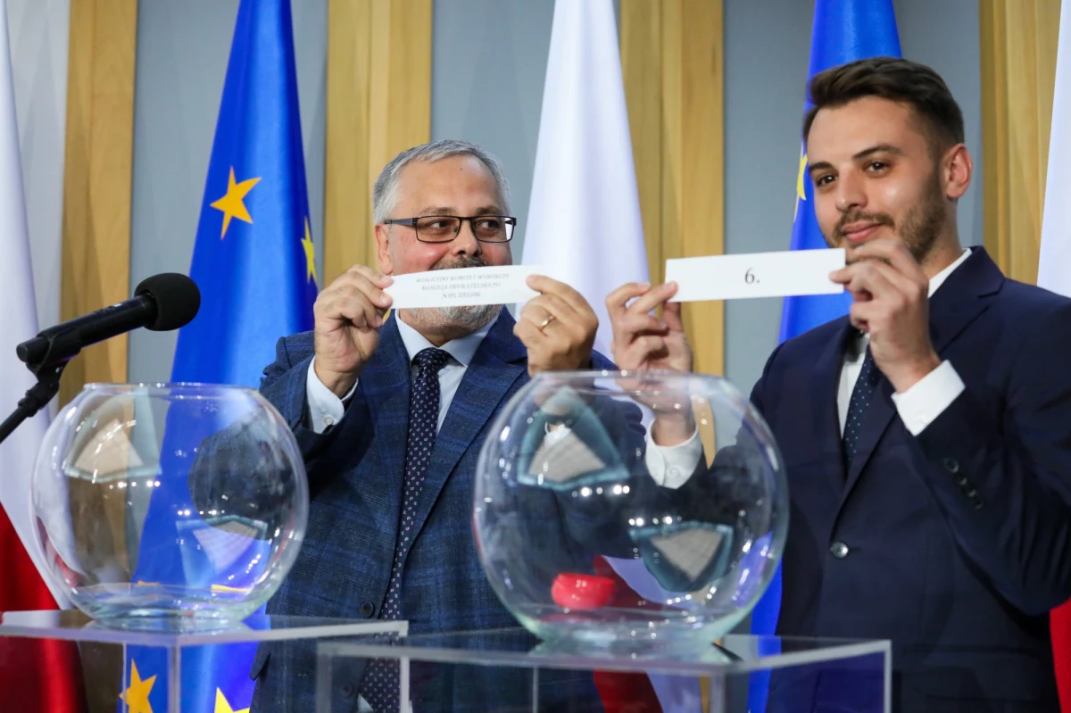 W siedzibie Państwowej Komisji Wyborczej wylosowano numery list komitetów wyborczych, które zarejestrowały listy kandydatów do Sejmu w więcej niż jednym okręgu wyborczym. PiS wystartuje z numerem 4, a Koalicja Obywatelska - 6. 