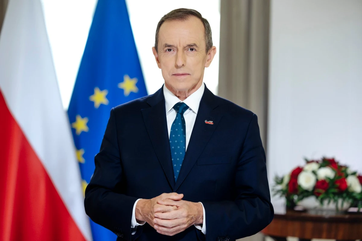 "Najwyżsi urzędnicy państwowi zorganizowali na szeroką skalę transfer ludzi do Polski; to największa afera, z jaką mierzyliśmy się w XXI wieku" - powiedział w piątkowym wystąpieniu marszałek Senatu Tomasz Grodzki. Zaznaczył, że sprawa naraża na szwank bezpieczeństwo Polaków i musi zostać dogłębnie wyjaśniona.