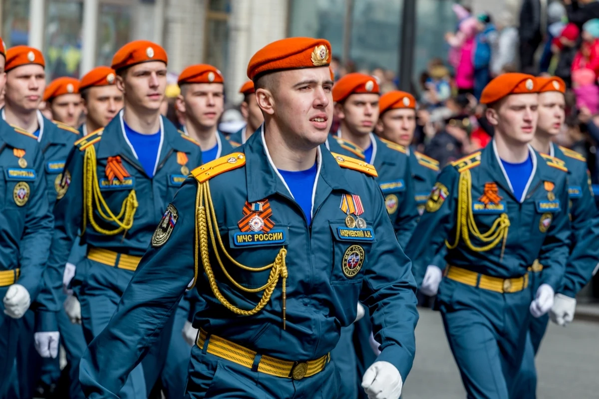 "Bohater i dobry człowiek. Szkoda go" - tak rosyjski bloger militarny Igor Guzenko pożegnał Wasilija Popowa. Na wojnie zginął dowódca 247. pułku desantowo-szturmowego wchodzącego w skład 7. Gwardyjskiej Dywizji Powietrznodesantowej. To już drugi dowodzący tej jednostki, który poniósł śmierć w trwającym konflikcie.