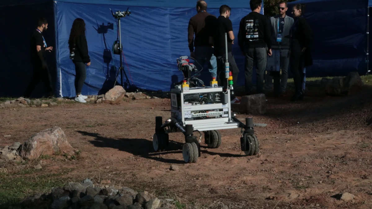 Najlepsze łaziki marsjańskie z całego świata, rakiety, obserwacje Słońca, spotkanie z polskim astronautą Sławoszem Uznańskim, goście z NASA i światowych agencji kosmicznych, a nawet degustacja kosmicznych potraw. To tylko kilka z niezliczonych atrakcji jakie czekają na widzów międzynarodowego wydarzenia European Rover Challenge. Przez weekend Kielce są prawdziwą kosmiczną stolicą Europy. 