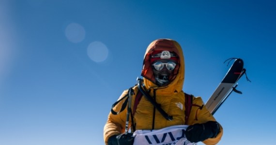 Pierwszy w historii zjazd na nartach z Dhaulagiri w Himalajach - to tegoroczny sukces Bartosza Ziemskiego. Nasz skialpinista wiosną zjechał także jako pierwszy Polak z innego ośmiotysięcznika - Annapurny. W sumie ma już na koncie cztery takie sukcesy, bo w zeszłym roku także na nartach zjechał z Gaszerbruma II i Broad Peaku. Jak duże to wyzwanie? Jak wygląda taki zjazd? Tylko na RMF24.pl możecie zobaczyć niepublikowany wcześniej w mediach film pokazujący sukces Bartosza Ziemskiego na Dhaulagiri. Autorem zdjęć jest filmowiec, który towarzyszył mu podczas tej wyprawy - Oswald Rodrigo Pereira.