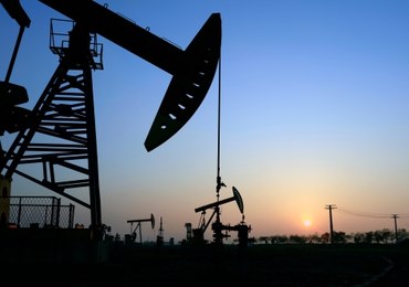 Wzrost cen ropy. Bloomberg: To efekt paktu Rosji i Arabii Saudyjskiej