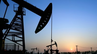 Wzrost cen ropy. Bloomberg: To efekt paktu Rosji i Arabii Saudyjskiej
