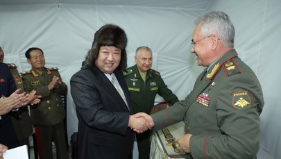 Kamizelka kuloodporna i drony. Kim Dzong Un otrzymał militarne prezenty od Rosji