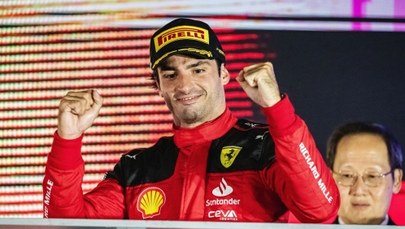 Formuła 1. Carlos Sainz z Ferrari wygrał w Singapurze