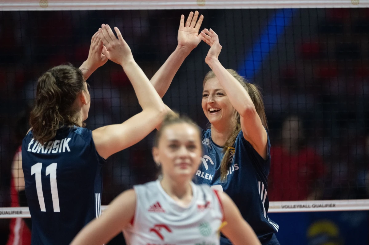 Polska pokonała Koreę Południową 3:1 (25:22, 24:26, 25:21, 25:9) w drugim występie w olimpijskim turnieju kwalifikacyjnym siatkarek w Łodzi. Biało-Czerwone zaczęły imprezę od zwycięstwa nad Słowenią 3:0, a we wtorek - po dniu przerwy - zmierzą się z ekipą Kolumbii.