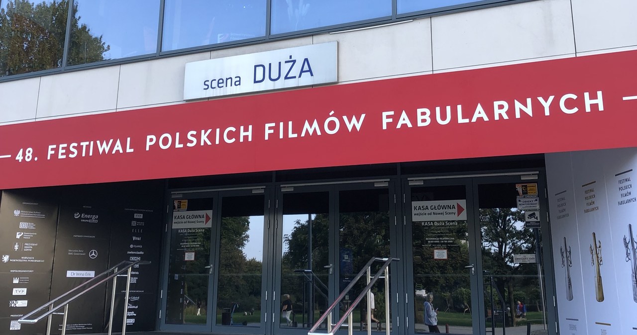 W dniach 18-23 września w Gdyni odbywa się 48. edycja Festiwalu Polskich Filmów Fabularnych. Interia objęła festiwal patronatem jako jedyny portal horyzontalny w Polsce. Przed nami uroczyste otwarcie. Zobaczcie, jak wyglądają obiekty i otoczenie festiwalu!