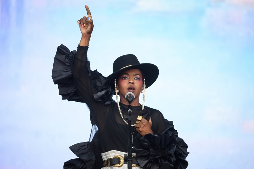 Kompromisy? Nie, dziękuję. Lauryn Hill doskonale wiedziała, jaką solową płytę chce nagrać. Jeszcze lepiej wiedziała, czego unikać. Debiutancki album artystki, "The Miseducation of Lauryn Hill", świętuje 25-lecie wydania. Droga do tej płyty była długa i wyjątkowo wyboista, ale dzięki temu powstało coś, co do dzisiaj jest wzorem dla wielu muzyków, nie tylko hiphopowych zresztą.