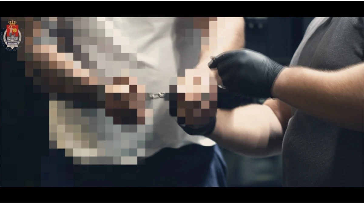 Stołeczni policjanci zatrzymali 44-latka podejrzanego o wymuszenie rozbójnicze. Mężczyzna żądał od dwóch osób zwrotu fikcyjnego długu - 130 tys. zł, groził poszkodowanym, że obleje ich kwasem i zabije.

