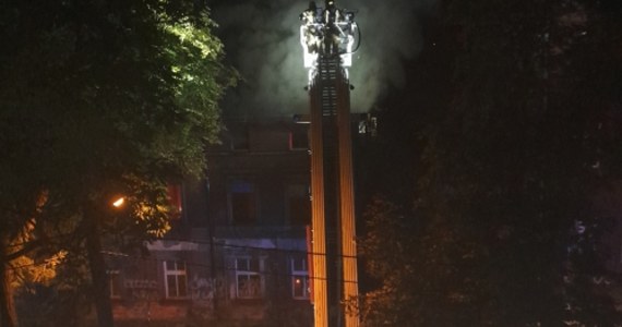 Pożar pustostanu wybuchł w poniedziałek wieczorem przy ulicy Kazimierza w Rudzie Śląskiej. Zgłoszenie otrzymaliśmy na Gorącą Linię RMF FM.
