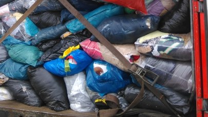 Używane ubrania okazały się górą śmieci