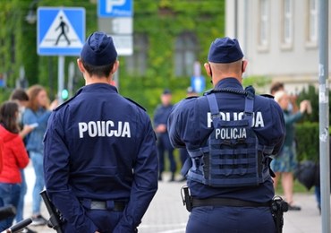 Szczecin. Zainteresowali się seniorką w lesie i pomogli jej wrócić do domu