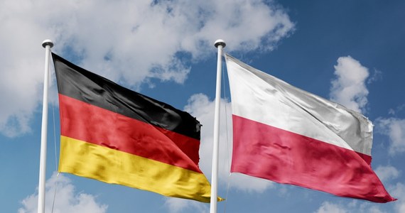 Polski ambasador w Niemczech Dariusz Pawłoś został wezwany do tamtejszego Ministerstwa Spraw Wewnętrznych w związku z ujawnioną aferą wizową - poinformował Reuters. Jak podają źródła w niemieckim rządzie, Berlin oczekiwał od Polski wyjaśnień w tej sprawie.