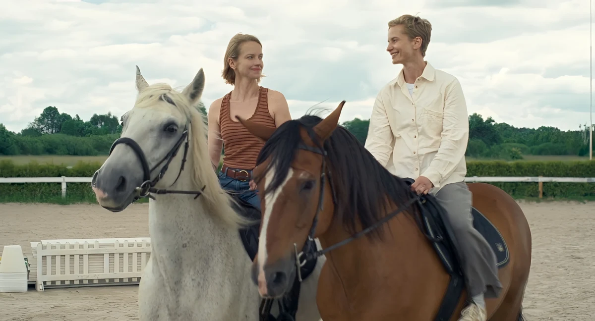 ​Na Festiwalu Polskich Filmów Fabularnych w Gdyni premierę ma najnowszy film Sławomira Fabickiego "Lęk". Produkcja, w której główne role zagrały Magdalena Cielecka i Marta Nieradkiewicz, trafiła do Konkursu Głównego o Złote Lwy. Film jest o ciężko chorej Małgorzacie, która chce odejść na własnych warunkach, a Łucja wierzy, że przekona siostrę do zmiany decyzji. "Dla mnie ten film jest przede wszystkim o wyborze, o prawie do decydowania o swoim życiu" - mówi w RMF FM Magdalena Cielecka.