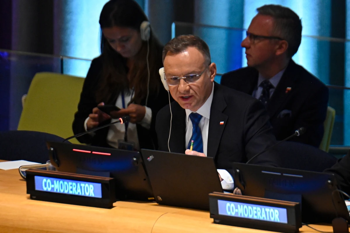 Ukraina zachowuje się jak tonący, który chwyta się wszystkiego; my pomagając jej, mamy prawo bronić się przed uczynieniem nam szkody - powiedział we wtorek w Nowym Jorku prezydent Andrzej Duda, komentując spór dotyczący eksportu ukraińskiego zboża. 