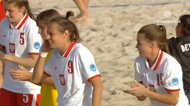 Skrót meczu Europejskiej Ligi Beach Soccera kobiet Polska - Hiszpania 2:0.

