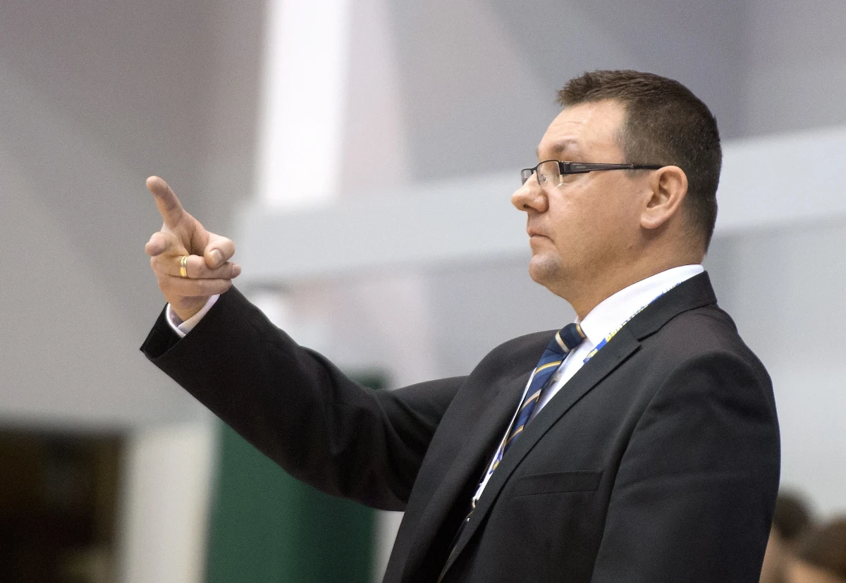 Wczoraj koszykarski Superpuchar zdobyła drużyna Kinga Szczecin. Dziś pora na pierwszy mecz nowego sezonu Orlen Basket Ligi. W gronie 16 drużyn walczących o mistrzostwo Polski będzie jeden beniaminek. To Dziki Warszawa. Trener zespołu Krzysztof Szablowski zapewnia, że jego zespół stać na utrzymanie w lidze.