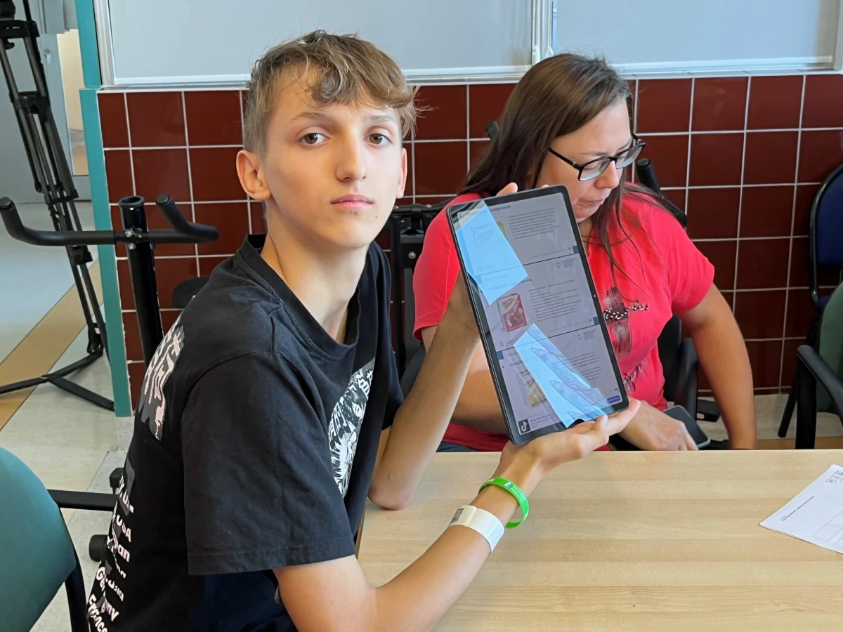 15 nowych tabletów trafiło dziś na Oddział Diabetologii Dziecięcej i Pediatrii Górnośląskiego Centrum Zdrowia Dziecka w Katowicach. Urządzenia mają aplikacje, które pomagają zarządzać chorobą i wspomagają edukację. 