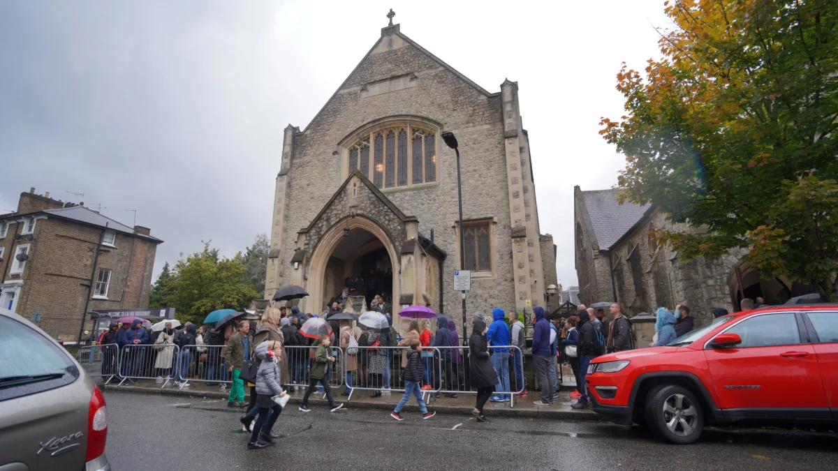 Za trzy i pół tygodnia wybory. Przygotowują się do nich także nasi rodacy mieszkający za granicą i polskie placówki dyplomatycznie. Łącznie powstaną 402 komisje wyborcze. To o ponad 80 więcej niż cztery lata temu. Tylko w samej Wielkiej Brytanii będzie ich 75. Będą miały tylko 24 godziny na policzenie głosów.  