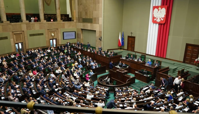 PiS ucieka KO. Tak wyglądałby podział mandatów