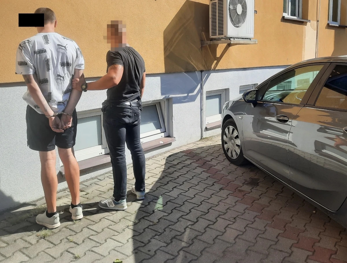 Policjanci z Pragi Południe zatrzymali 41-latka podejrzanego o fałszywy alarm bombowy. Mężczyzna, który niedawno wyszedł z więzienia, zadzwonił do sądu i powiedział: "za 10 minut wybuchnie bomba za wyrok, który mi wydaliście".