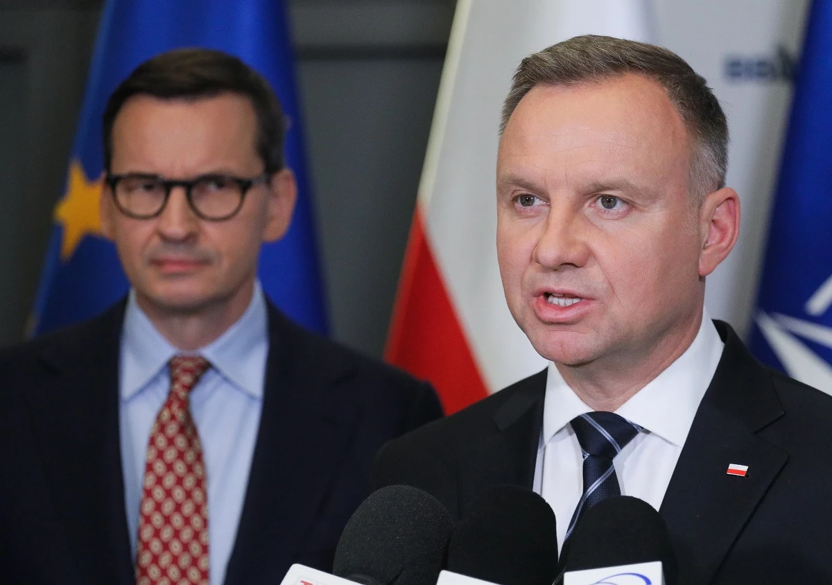 Moim zdaniem pan premier powiedział tak: nie będziemy przekazywali nowego uzbrojenia, które w tej chwili kupujemy w ramach modernizacji polskiej armii, dla Ukrainy - tak prezydent Andrzej Duda skomentował w TVN24 środowe słowa premiera Mateusza Morawieckiego.