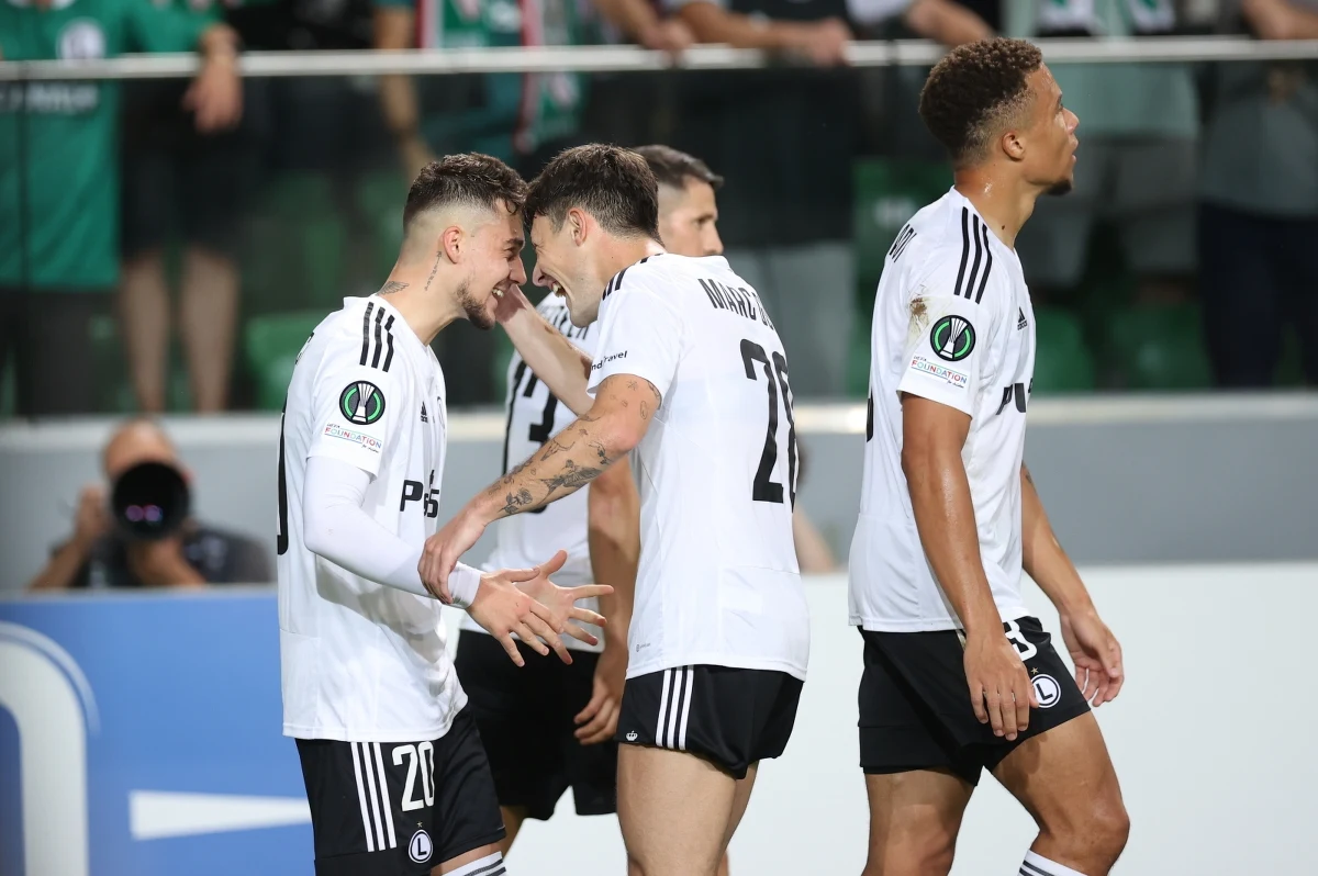 Legia Warszawa z przytupem rozpoczęła występy w grupie E piłkarskiej Ligi Konferencji. Wicemistrzowie Polski po emocjonującym starciu pokonali 3:2 (2:2) angielską Aston Villę.