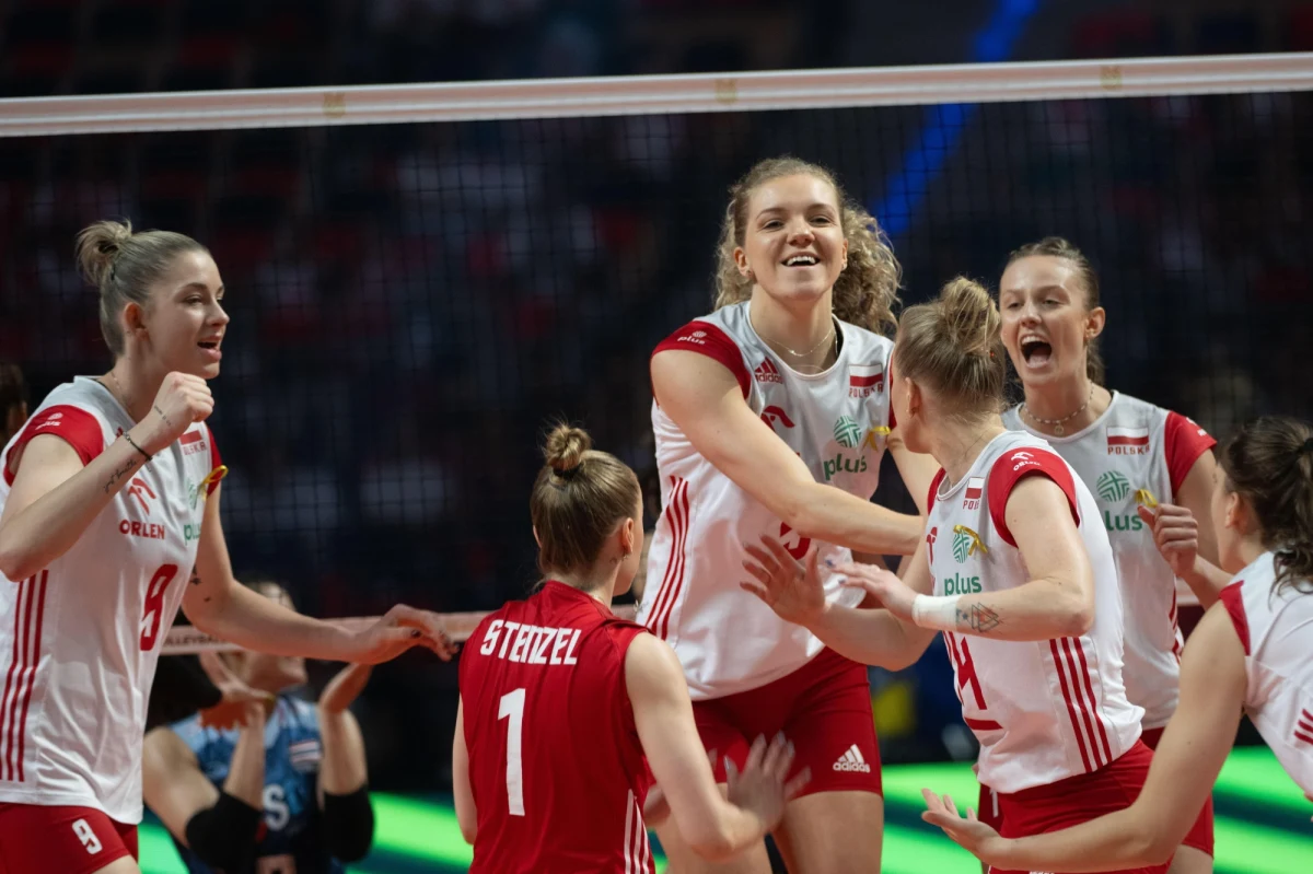 Niemcy, Stany Zjednoczone i Włochy – tak wygląda rozkład jazdy polskich siatkarek na finiszu olimpijskiego turnieju kwalifikacyjnego rozgrywanego w Łodzi. Podopieczne Stefano Lavariniego po porażce z Tajlandią (2:3), na kolejne potknięcie nie mogą sobie pozwolić. Dzisiaj na parkiecie spotkają się z Niemkami.