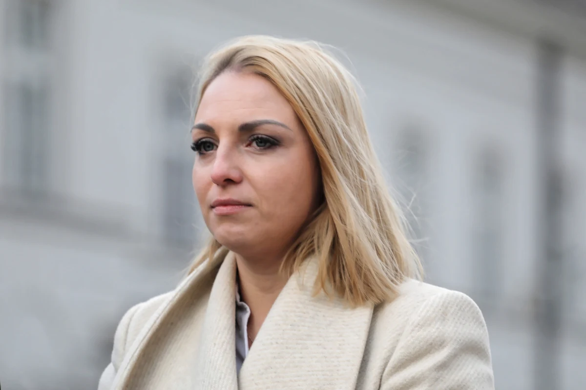 Szefostwo policji nie ma zastrzeżeń do funkcjonariuszy, którzy w podwarszawskim Otwocku interweniowali wobec posłanki Koalicji Obywatelskiej Kingi Gajewskiej. Reporter RMF FM Krzysztof Zasada poznał wstępne wyniki kontroli prowadzonej w Komendzie Stołecznej Policji. Opozycyjna polityk została we wtorek zatrzymana z megafonem podczas wiecu PiS i zawleczona do radiowozu. 