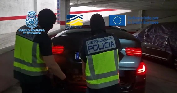 Hiszpańscy policjanci rozbili międzynarodową grupę zajmującą się handlem narkotykami na dużą skalę. Do piątkowego popołudnia zatrzymano 197 członków gangu, w tym obywateli Polski.