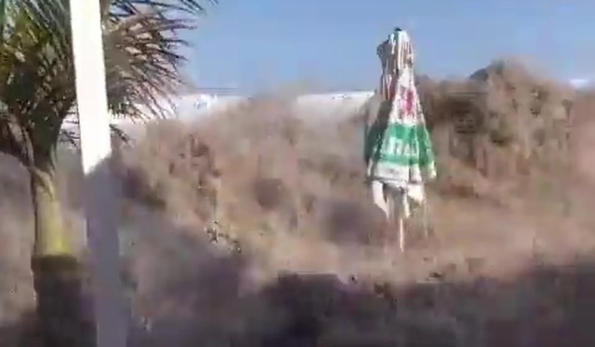 Sceny rodem z filmu katastroficznego rozegrały się w nadmorskim barze w Republice Południowej Afryki. W momencie, kiedy klienci spokojnie popijali kawę i wcinali posiłki, w lokal uderzyła potężna, przypominająca tsunami fala. W efekcie rannych zostało 12 osób; 5 z nich przetransportowano do szpitala.