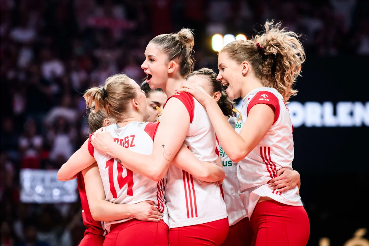 Siatkarki reprezentacji Polski utrzymały szansę na awans na igrzyska olimpijskie. Biało-Czerwone w pełnym dramaturgii meczu pokonały Niemki 3:2 (20:25, 27:25, 25:21, 22:25, 15:12). Decydujący o zwycięstwie blok ustawiła Martyna Czarniańska. Jutro Polki czeka spotkanie z USA, a turniej kwalifikacyjny zakończą meczem z Włoszkami. 