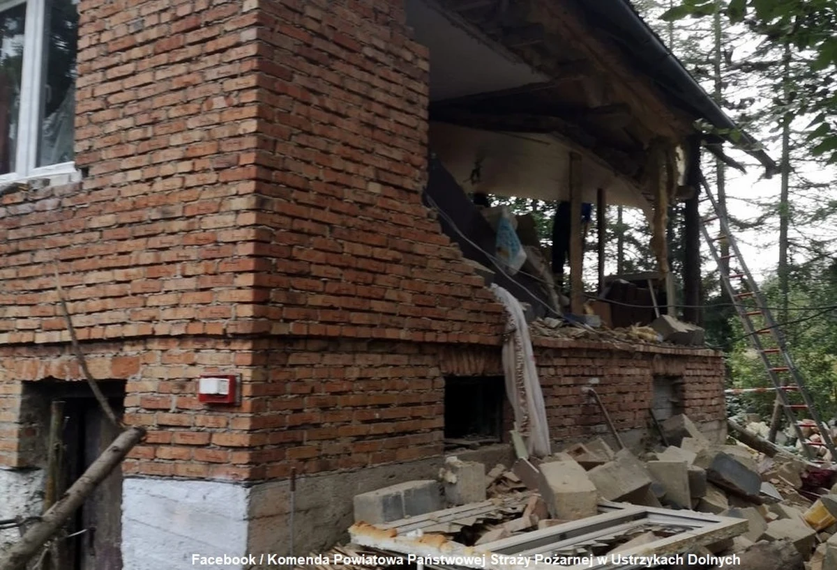 65-letni mężczyzna został ranny w wybuchu butli z gazem w domu jednorodzinnym w Michniowcu na Podkarpaciu. W momencie eksplozji w domu przebywały jeszcze 4 osoby.