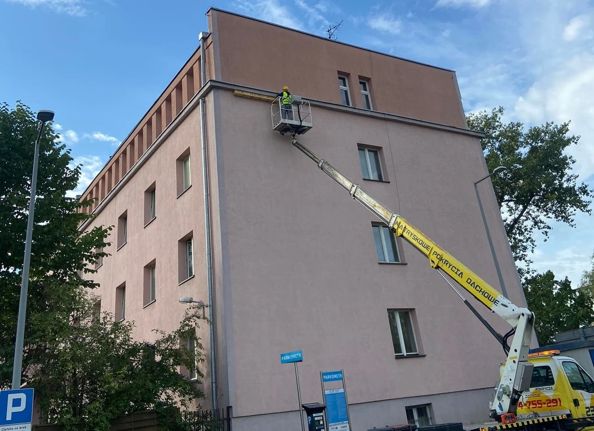 Łódź jest miastem przyjaznym jerzykom i właśnie montowanych jest 30 budek lęgowych. Te ptaki są bardzo pożądane w mieście, bo świetnie wyławiają nielubiane komary i inne dokuczliwe insekty.