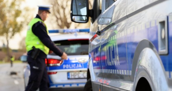 Policja z Wrocławia prosi o pomoc kierowców, którzy przejeżdżali w piątek w okolicy banku przy ulicy Kamiennej w tym mieście. Według nieoficjalnych informacji RMF FM, w stolicy Dolnego Śląska doszło do napadu.