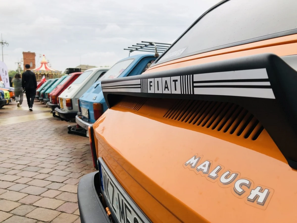 ​Ponad dwieście "maluchów", czyli Fiatów 126p można było podziwiać w Łodzi. "Kaszlaki" prezentowane były we wszystkich możliwych kolorach i wersjach: kabrio, terenowe, piknikowe, bisy, zabytkowe i ze wzmocnionymi silnikami.