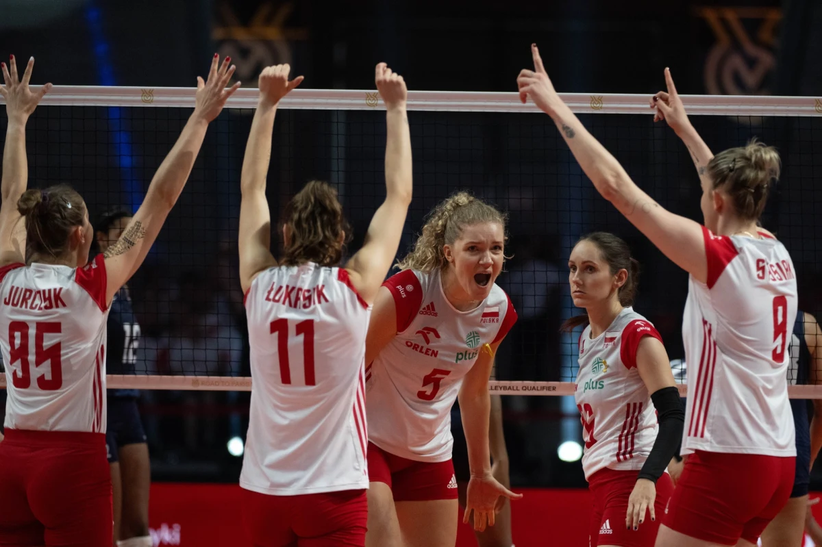 Fantastyczny mecz polskich siatkarek! Biało-Czerwone pokonały Amerykanki 3:1 (27:25, 16:25, 25:23, 25:16) w swoim przedostatnim meczu turnieju kwalifikacyjnego do igrzysk olimpijskich w Paryżu. W niedzielę podopieczne Stefano Lavariniego zmierzą się z Włoszkami.