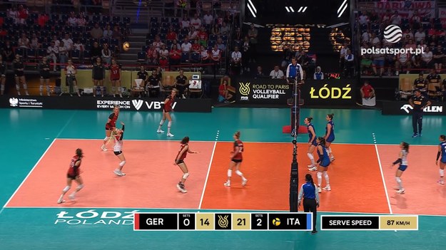 Skrót meczu turnieju kwalifikacyjnego siatkarek do igrzysk olimpijskich Włochy – Niemcy 3:0 (25:20, 25:22, 25:15).

