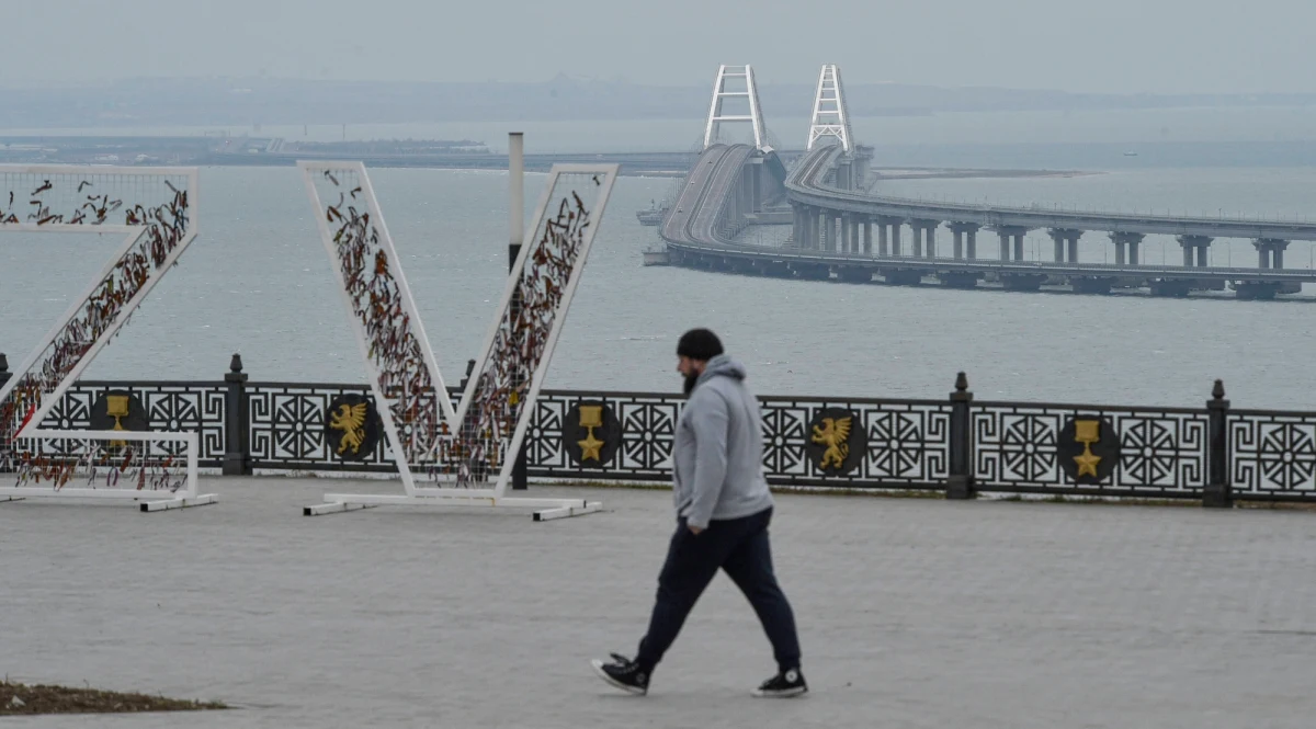 Siły ukraińskie nie zrezygnują z ataków na Most Krymski, aż do jego całkowitego zniszczenia - potwierdził to w rozmowie z amerykańskimi mediami szef ukraińskiego wywiadu wojskowego (HUR) gen. Kyryło Budanow. Wojskowy podkreślił, że popularna przeprawa jest "priorytetowym celem" dla Ukraińców.