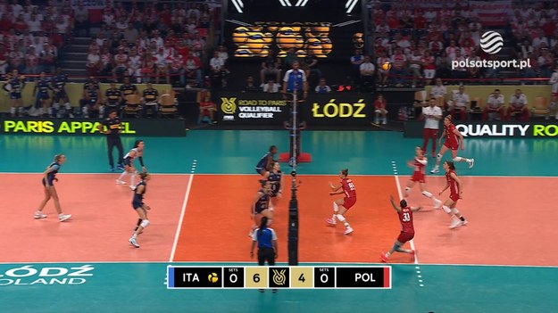 Polska – Włochy 3:1 (15:25, 26:24, 25:23, 25:21)

 

Polska: Agnieszka Korneluk, Magdalena Stysiak, Martyna Łukasik, Olivia Różański, Katarzyna Wenerska, Magdalena Jurczyk – Maria Stenzel (libero) oraz Joanna Wołosz, Monika Gałkowska, Martyna Czyrniańska, Monika Fedusio, Kamila Witkowska, Aleksandra Szczygłowska. Trener: Stefano Lavarini.


Włochy: Marina Lubian, Francesca Bosio, Anna Danesi, Elena Pietrini, Miriam Sylla, Ekaterina Antropova – Eleonora Fersino (libero) oraz Beatrice Parrocchiale, Giulia Gennari, Francesca Villani. Trener: Davide Mazzanti.