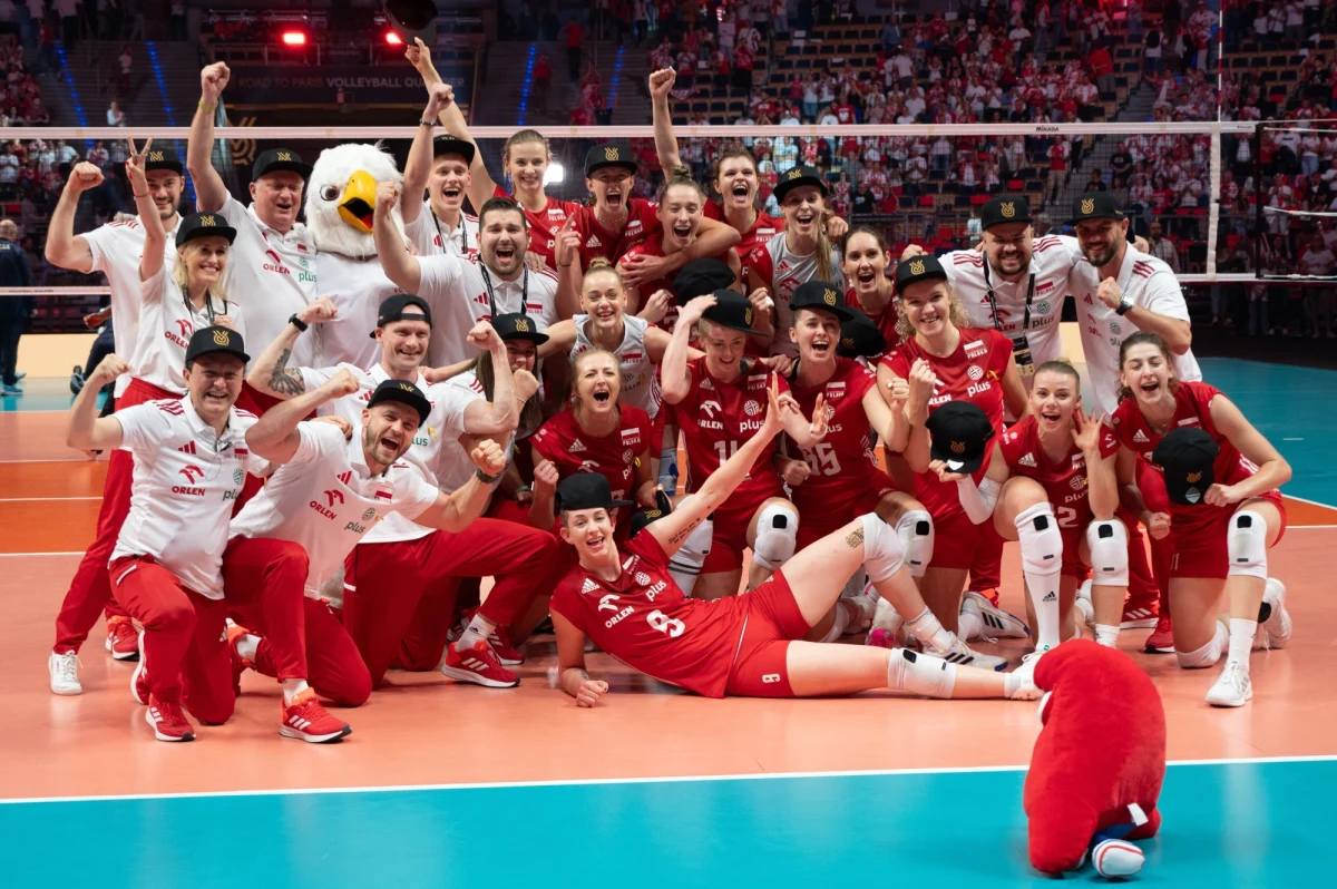 Polskie siatkarki jadą na igrzyska olimpijskie w Paryżu. Biało-Czerwone po pełnym dramaturgii meczu pokonały Włoszki 3:1 (15:25, 26:24, 25:23, 25:21). W rozgrywanym w Atlas Arenie turnieju kwalifikacyjnym biało-czerwone odniosły sześć zwycięstw i przegrały jeden mecz.