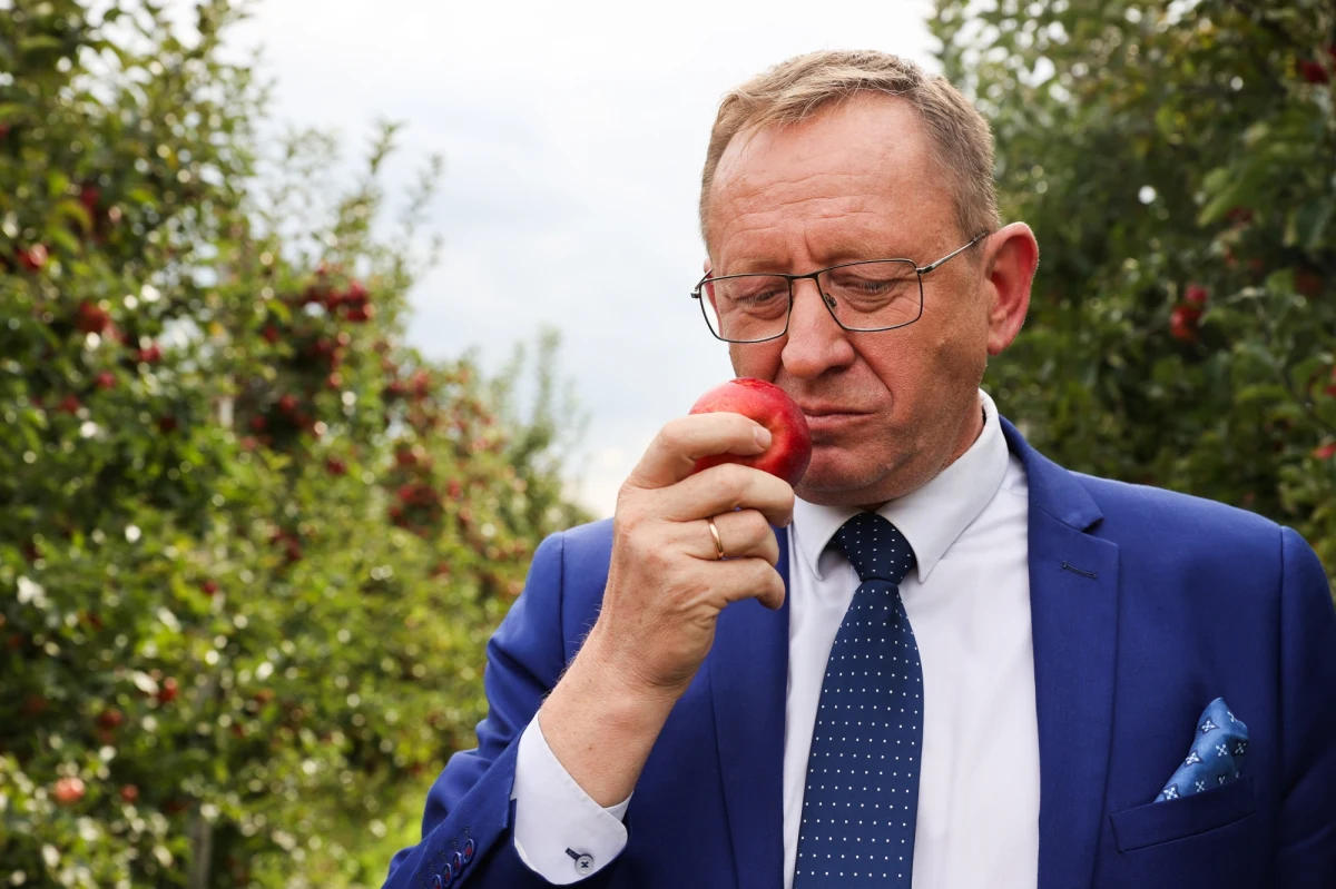 Pojutrze dojdzie do rozmowy ministrów rolnictwa Polski i Ukrainy - dowiedział się dziennikarz RMF FM. Robert Telus i Mykoła Solski będą dyskutować o szansach na rozwiązanie konfliktu o embargo na ukraińskie zboże.